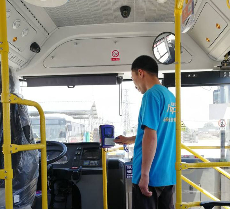 公交車(chē)刷卡機(jī)收費(fèi)機(jī)
