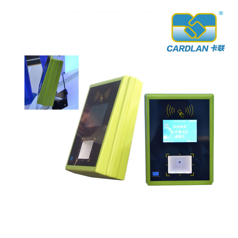 城際公交車安裝手機(jī)掃碼支付刷卡機(jī)